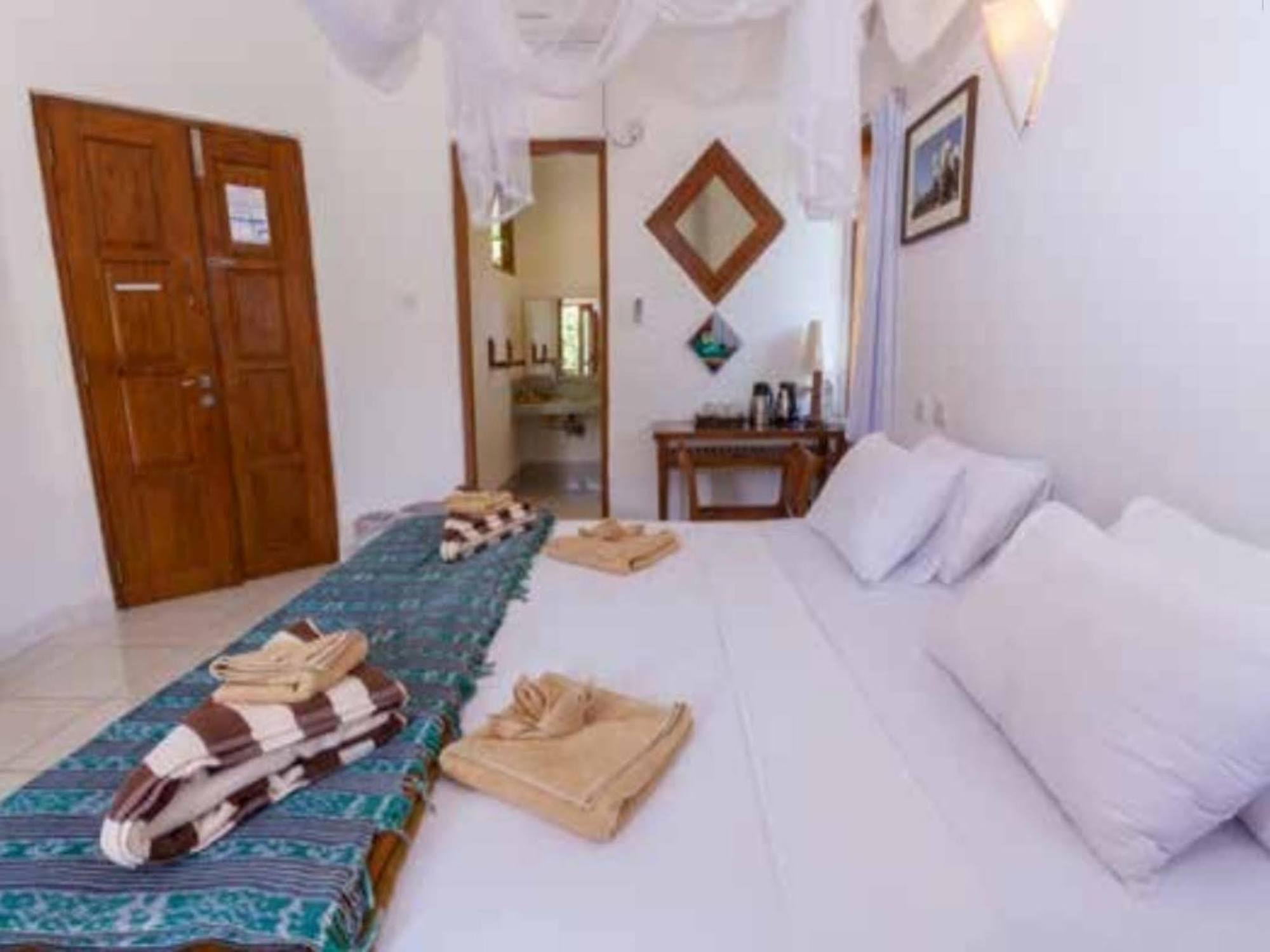 Bajo Komodo Eco Lodge Labuan Bajo Buitenkant foto