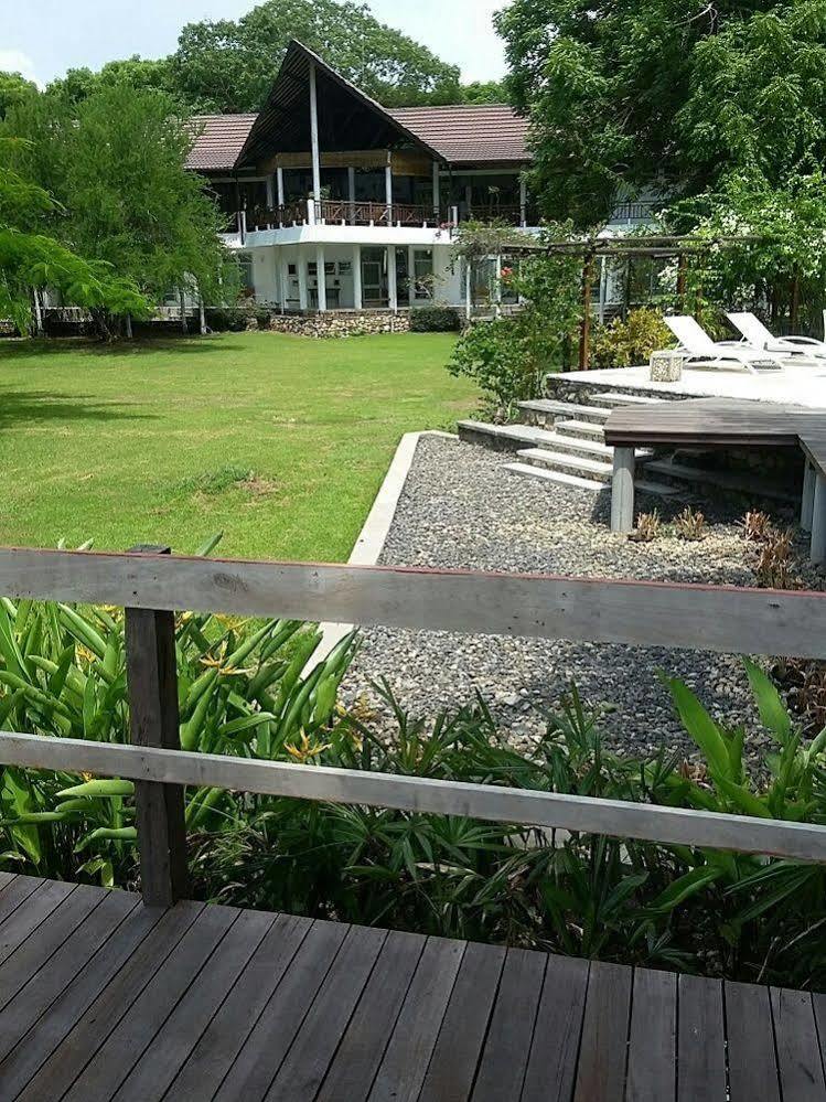 Bajo Komodo Eco Lodge Labuan Bajo Buitenkant foto